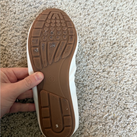 White Ballet Flats with Bow - Picture 5 of 9